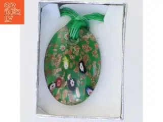 Halskæde med håndlavet italiensk glassmykke (str. Kasse 9 x 6 cm)
