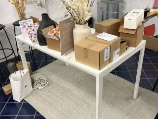 Spisebord IKEA inkl. tæppe