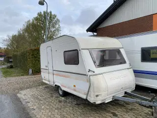 Lille hyggelig veteran campingvogn