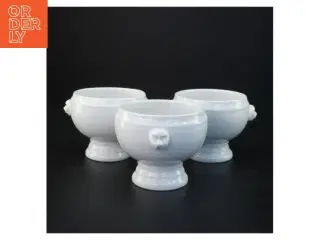 Hvide porcelænsskåle med håndtag (str. 9,5 x 14 x 12 cm)