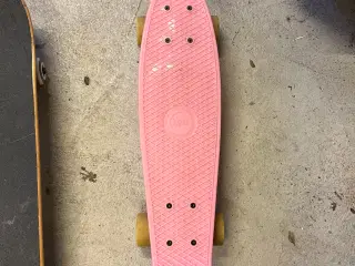 Lyserødt penny board 