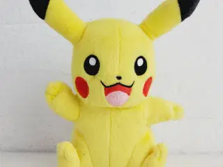 ⭐️- Pokemon Pikachu 2017