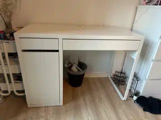 Skrivebord MICKE 