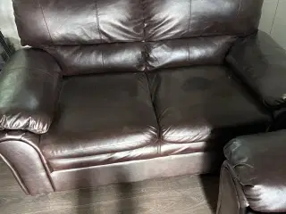 To flotte to personer sofaer som på billeder 