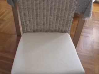 Spisebordsstole i flet, mærke Larissa