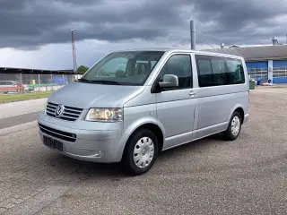 VW Caravelle 2,5 TDi 130 Comfortline Van