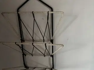 Retro magasinholder i plast/flet.