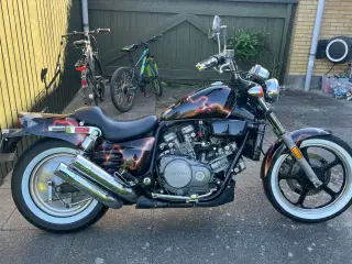 Honda vf700c Super Magna