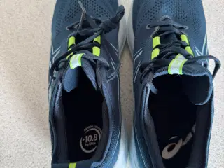 Asics Nimbus 26 næsten som nye str 46,5 EU