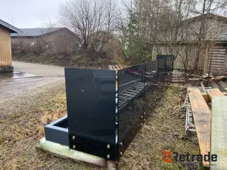 - - - Miscellaneous equipment