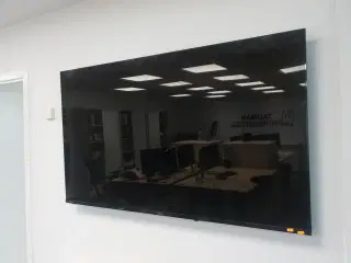 Fjernsyn PANASONIC med fjernbetjening