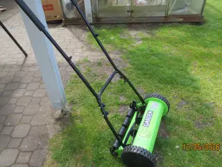 1 stk Garden Håndskubber med 5 vinget rotor årg 24