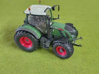 Universal Hobbies Fendt