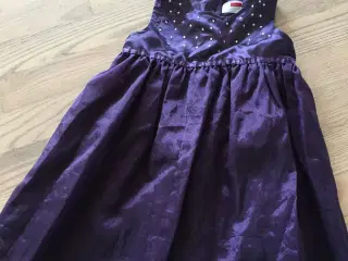 Sød lilla kjole til fest