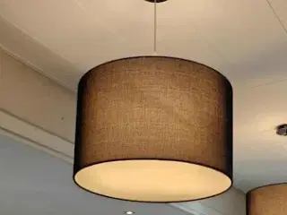 loftlampe med stofskærm