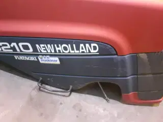 New Holland G210 Motorhjelm