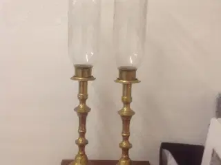 2 stk  store lysestager med slebne glas