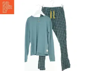 Pyjamas i to dele fra Pomp de Lux (str. 164)