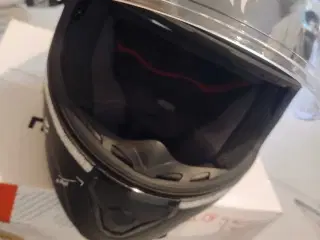 Styrthjelm/knallerthjelm