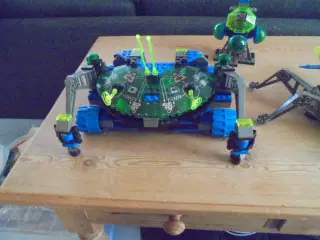 LEGO Space 6977 - Arachnoid Star Base  