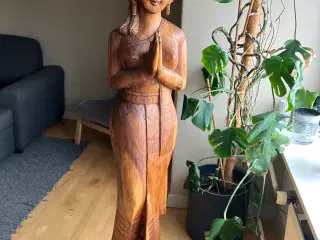 Thailandsk træ figur 165 cm høj vejer 27 kg