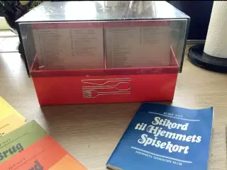 Hjemmets opskrifter i kasse/boks