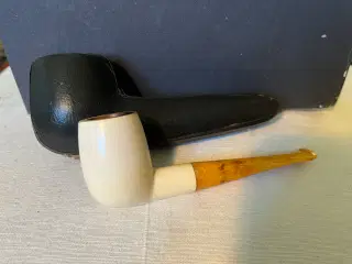 Merskumspibe i etui