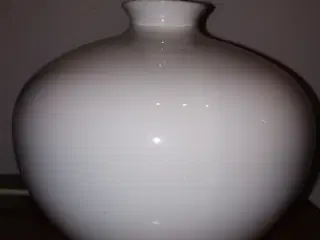 Flot hvid Sødahl bordlampe