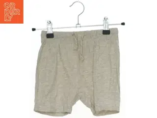 Beige shorts fra H&M (str. 98)