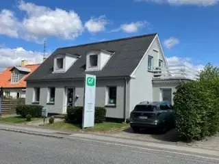 Attraktive lokaler, synlighed og central beliggenhed i Roskilde.