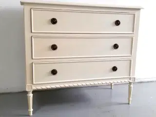 Flot hvis kommode