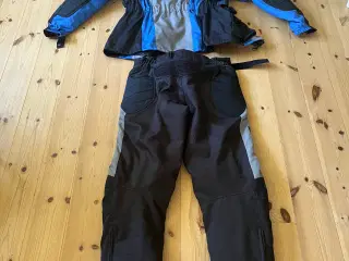 Mc jakke og bukser