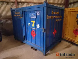 - - - Dieseltank i container 2