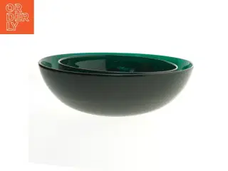 To grønne glasskåle (str. 2 styk. ø. 24,5 cm. og. ø. 32 cm)