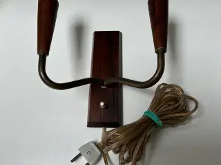 Teak dobbelt lampet