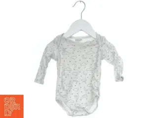 Baby bodystocking med skyer og stjerner fra Just Too Cute (str. 62)