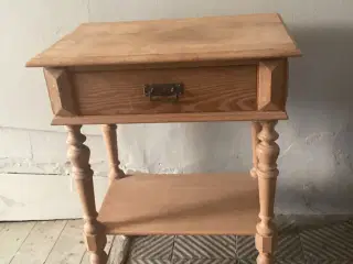 Tobaksbord-sybord-sidebord med skuffe