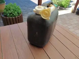 Benzindunk  10 l.