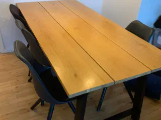 Spise bord i træ