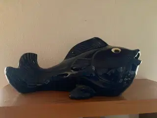 Blå fisk i keramik