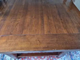 Spisebord + 6 stole
