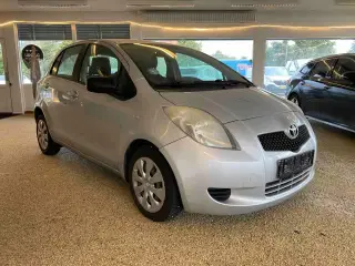 Toyota Yaris 1,4 D-4D T2 Van