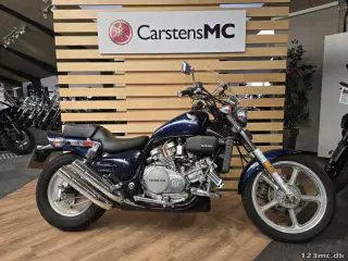 Honda VF 700 Magna
