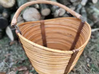 Bambus kurv med hank