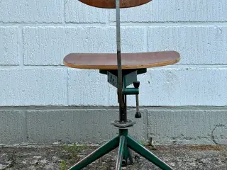 Gammel KEVI skomagerstol