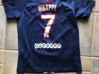 Fodbolddrag Mbappé str. 28