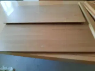 Spisebord med ekstra plader
