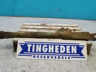 John Deere 4040 L.H. Liftarm AR80667