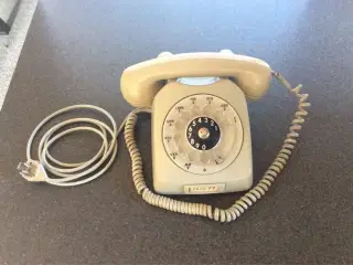 Gl. Telefon