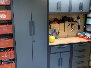 Værksteds reol